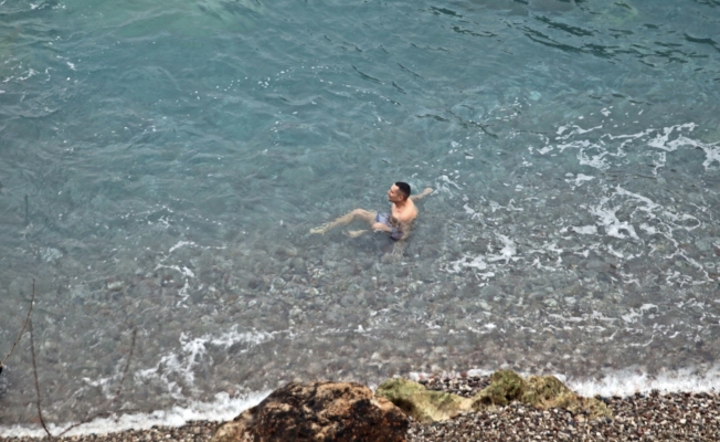 Antalya’da deniz suyu, hava sıcaklığının iki katına çıktı