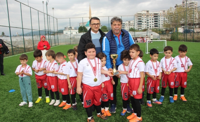  Anaokulları arasında futbol turnuvası