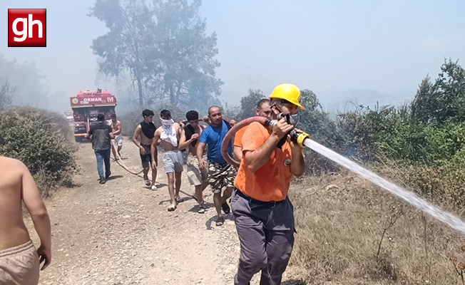 Mezarlık yangını ormana sıçradı, mahalleliyi alarma geçirdi