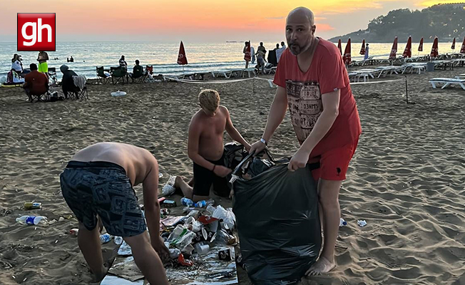 Tatil için geldiği plajda çöpleri gören gurbetçi isyan etti: "Bunu yapan vatan hainidir"