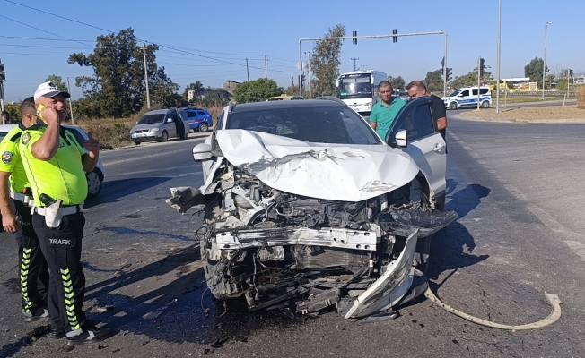  Arızalanan trafik ışıkları kazaya sebep oldu