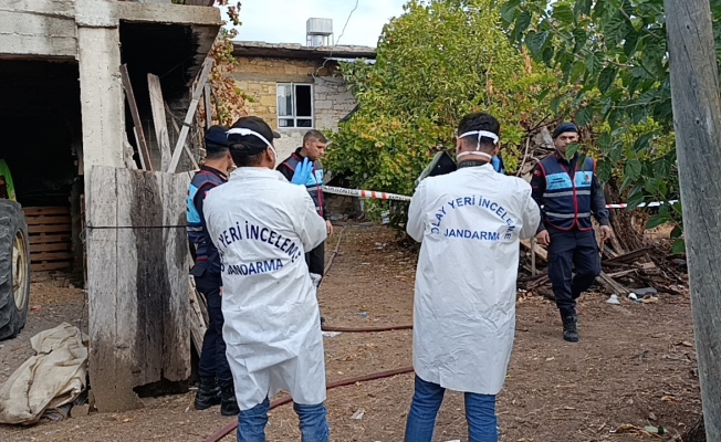 Eve giren ekipler oturma odasında acı tabloyla karşılaştı