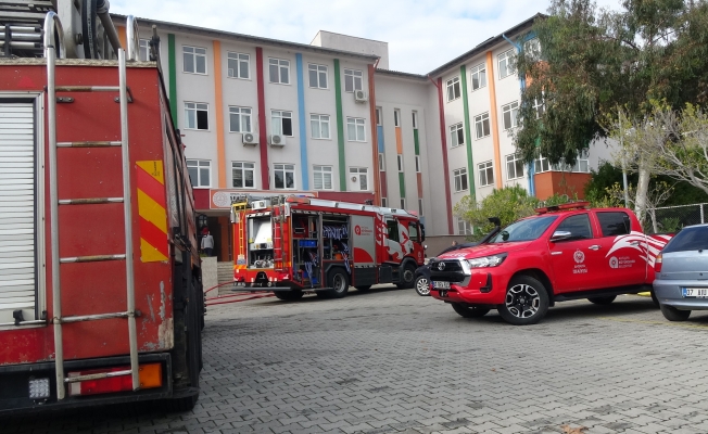  Alanya'da okulun trafosu yandı, öğrenciler tahliye edildi