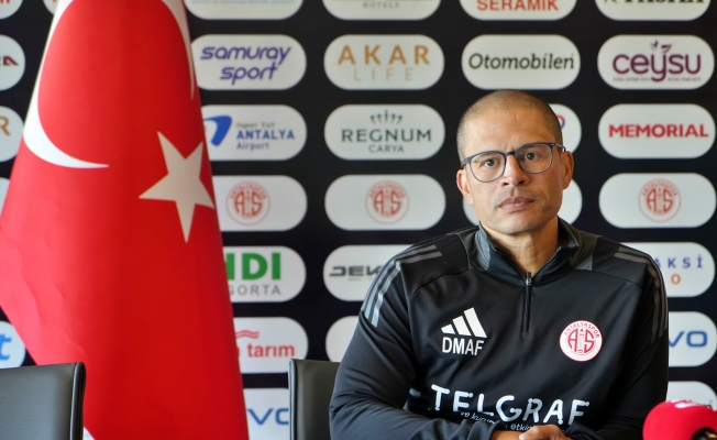 Antalyaspor, Alex de Souza ile yollarını ayırdı