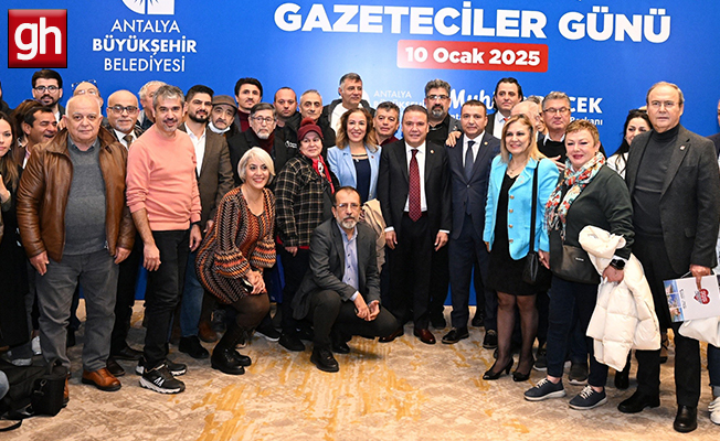 Başkan Böcek'ten gazetecilere destek sözü