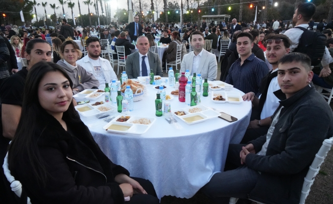 Antalya’da kampüs iftarına öğrencilerden yoğun ilgi