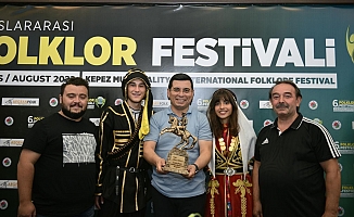  Tütüncü, Dünya’nın folklor renklerini ağırladı