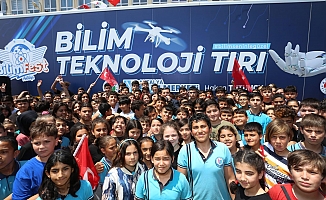 Kepez’in Bilim Teknoloji Tırı, öğrencilerle buluştu