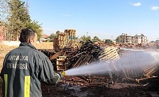 Palet üretim tesisindeki yangın!