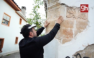 Dökülen sıvanın altından 700 yıllık tarih çıktı