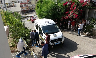 İnşaat boyacısı bekar evinde ölü bulundu