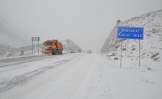 Antalya-Konya kara yolunda kar yağışı başladı