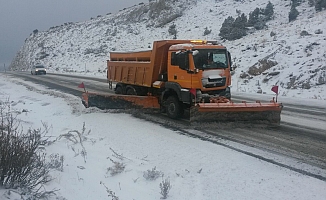 Alacabel'de gece başlayan kar yağışı sonrası ekipler seferber oldu