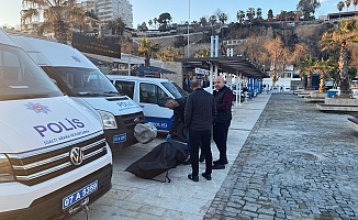 Üzerindeki elbiselerle deniz yüzeyinde cansız bedeni bulundu