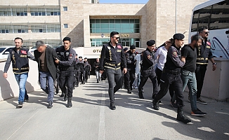 Antalya’da mermilerin yağdığı silahlı kavgaya 14 tutuklama