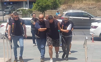 Antalya'da bıçaklı kavganın şüphelileri adliyeye sevk edildi