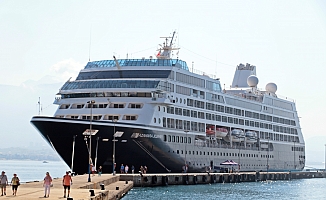 Alanya’ya turistler denizden geldi