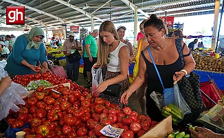 Ruslar Türkçe öğrenmeyince pazarcılar Rusça öğrendi