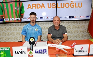 Alanyaspor, genç santrforu renklerine bağladı