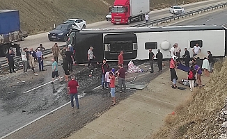 Antalya'da yolcu otobüsü devrildi: 10 yaralı