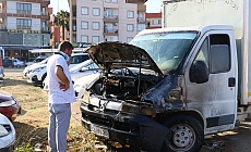 Kontağı çevirdi, kamyoneti alev alev yandı